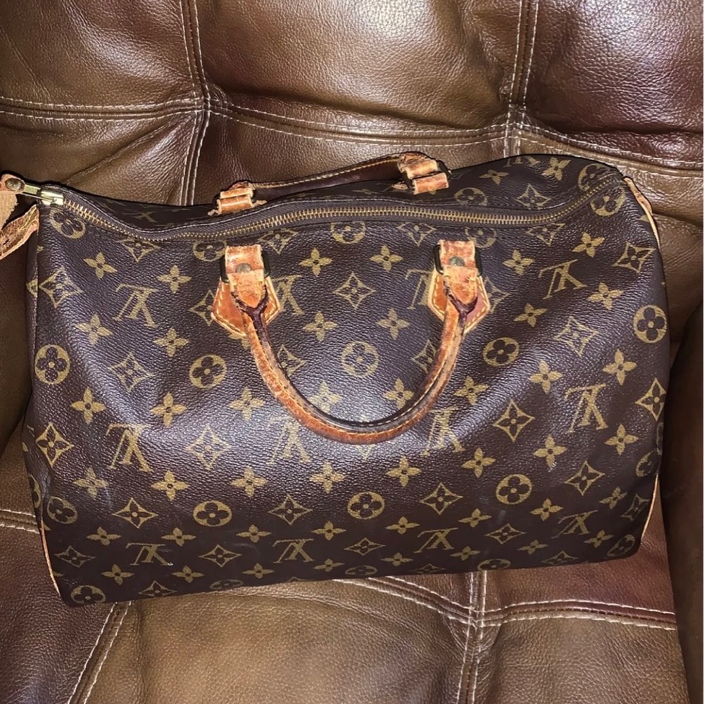 Louis Vuitton speedy